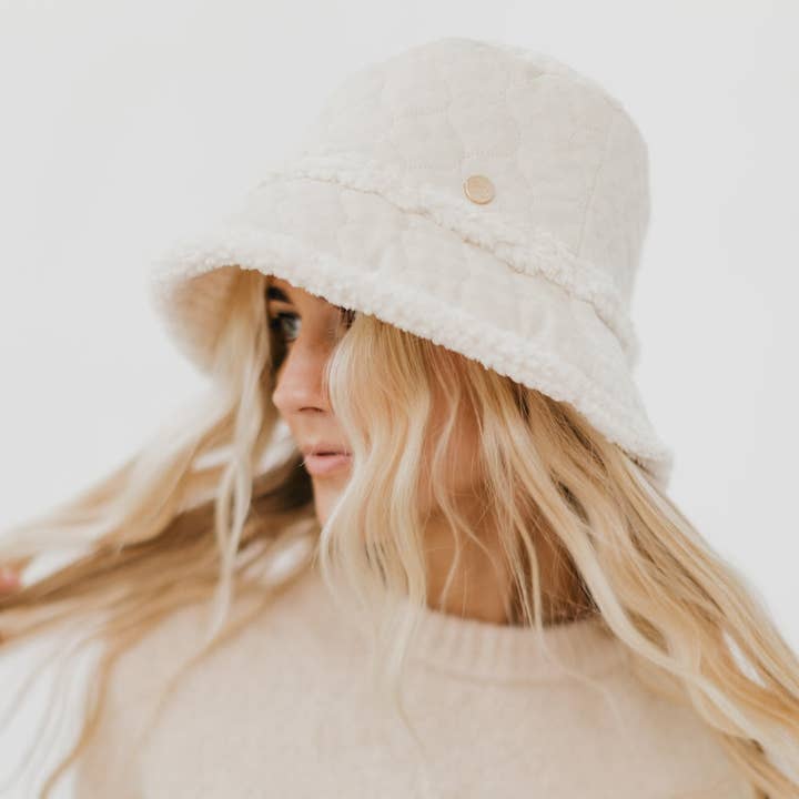 Pretty Simple – wholesale Bucket Hat - Dam – Slope Style Kviltad Hatt med Pälskant REA! URSPRUNGLIGT $14