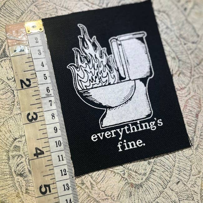 Three Raccoons - Vente Écusson - Tout va bien. Patch d'incendie de toilettes.6