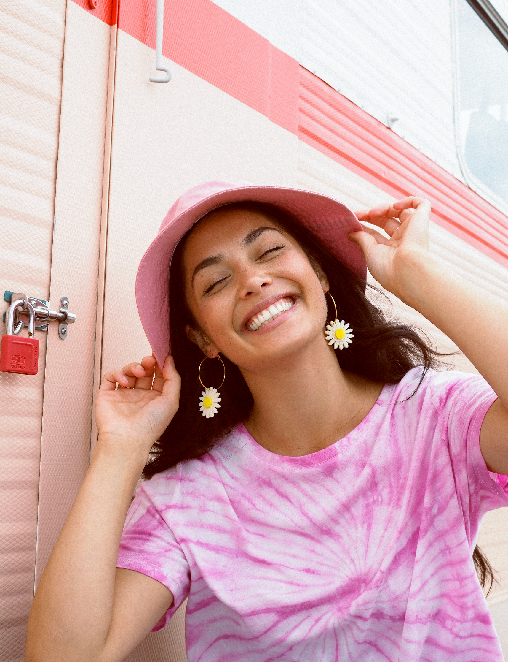 Emeldo - Wholesale Hoop Earrings - Daisy Hoops // Select Daisy Colour + Hoop29