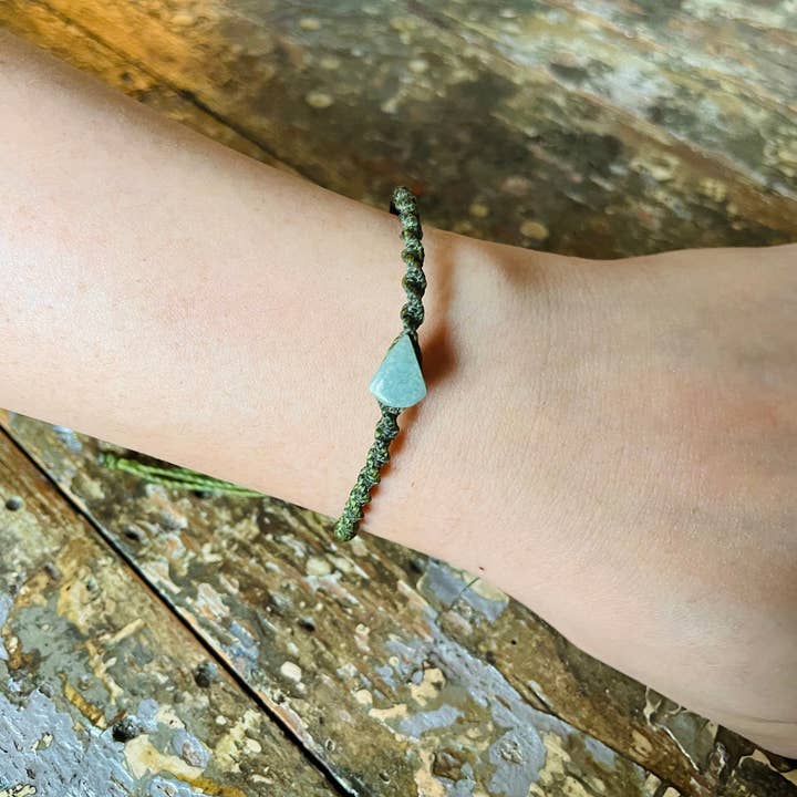 GUATEARTISAN - Wholesale Beaded Bracelet - Handwoven Twisted Jade Bracelet