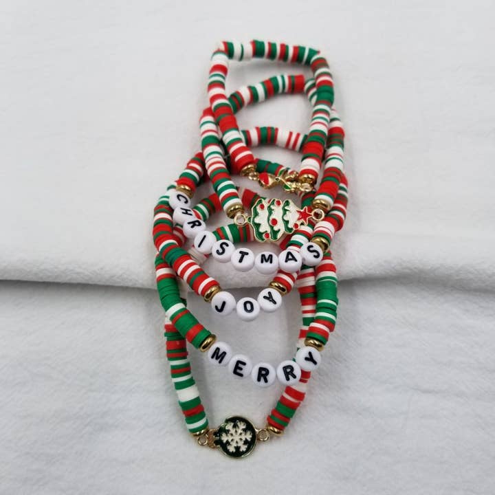 JOIE JOYEUX NOËL Ensemble de Bracelets Empilables en Perles Heishi pour la vente par ENA Jewelry