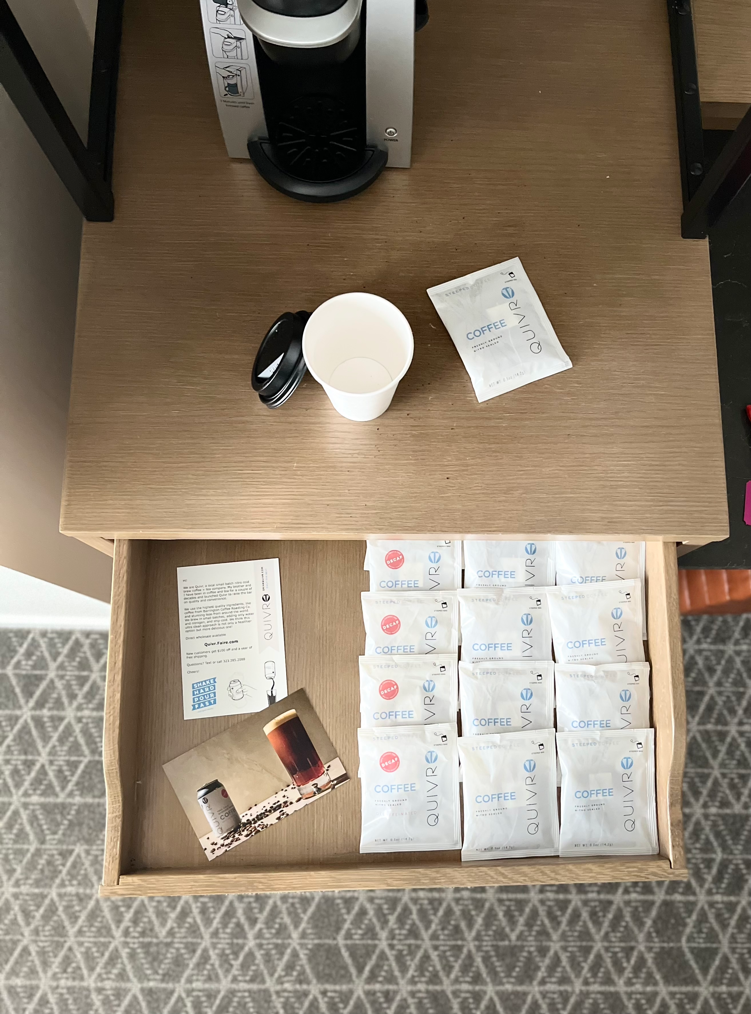 QUIVR - Wholesale Oploskoffie/espresso - Doordrenkte warme koffiezakjes/verpakkingen van 500 stuks in bulk voor eenmalig gebruik3