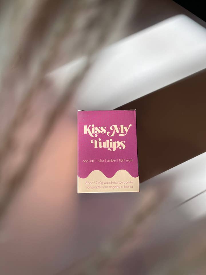 Kyss mina tulpaner för wholesale av Blow Me Candle Co.