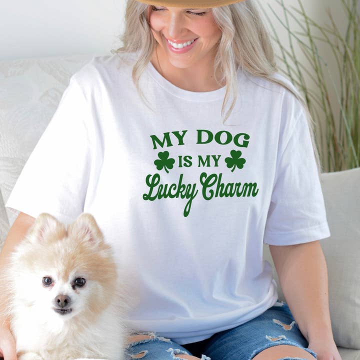Mon chien est mon porte-bonheur - T-shirt de la Saint-Patrick pour la vente par Quality Time Designs Co