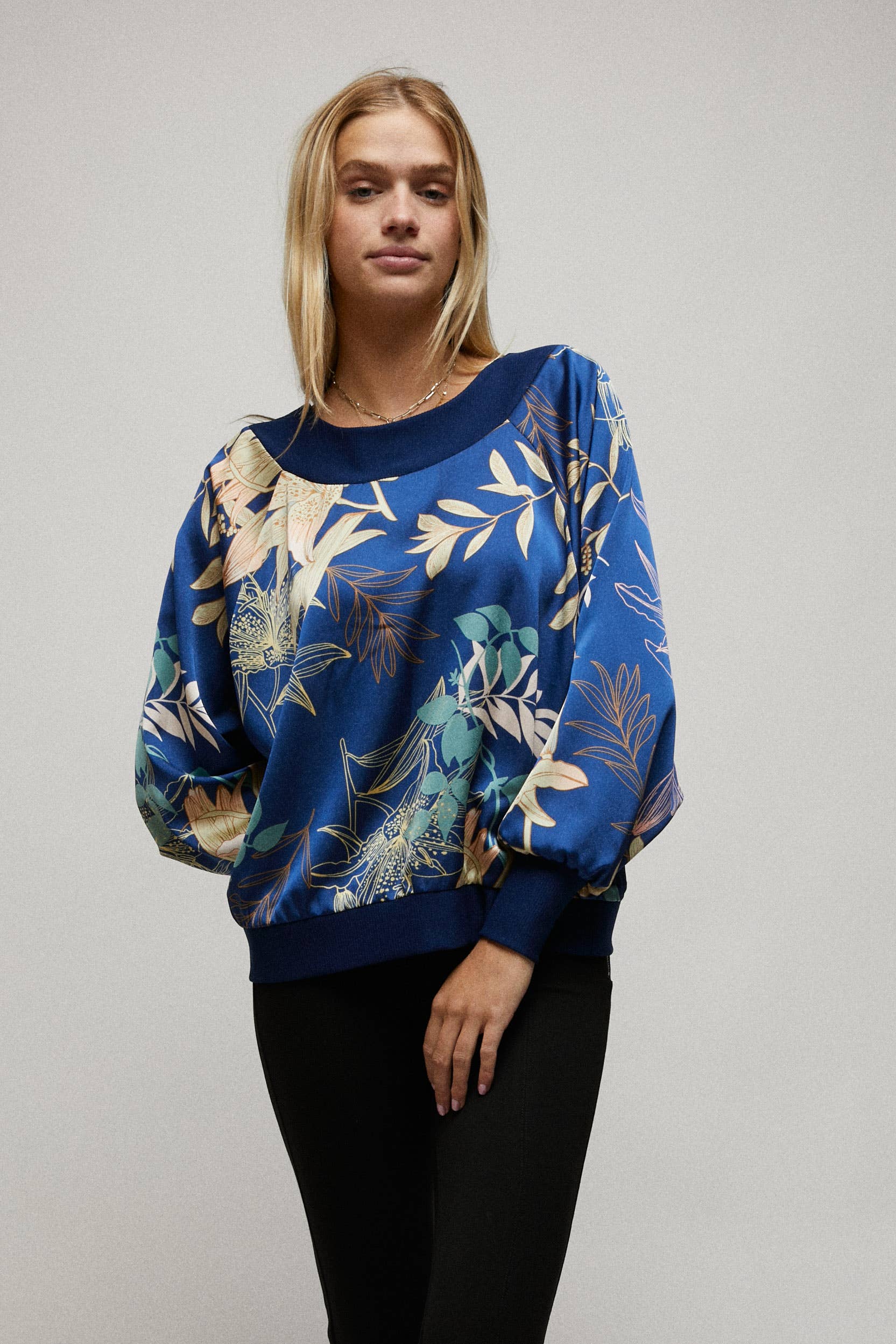 BLU NAVY Top reversibile a pipistrello a maniche lunghe in vendita all'ingrosso su Faire