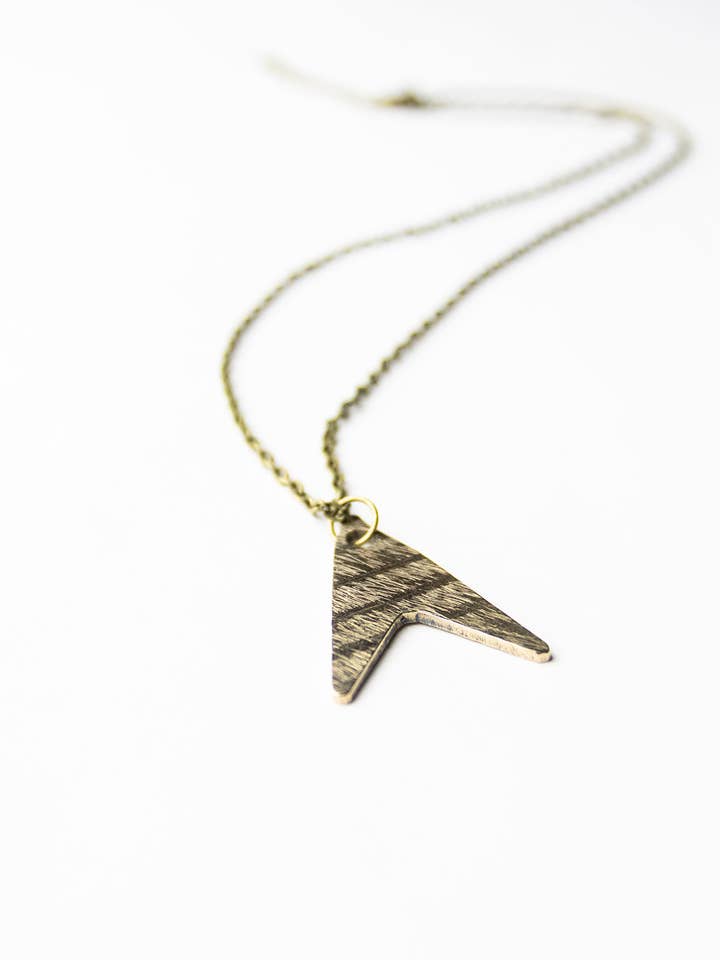 Flying V - Återvunnen Cymbal Halsband för wholesale av Full Circle Co.