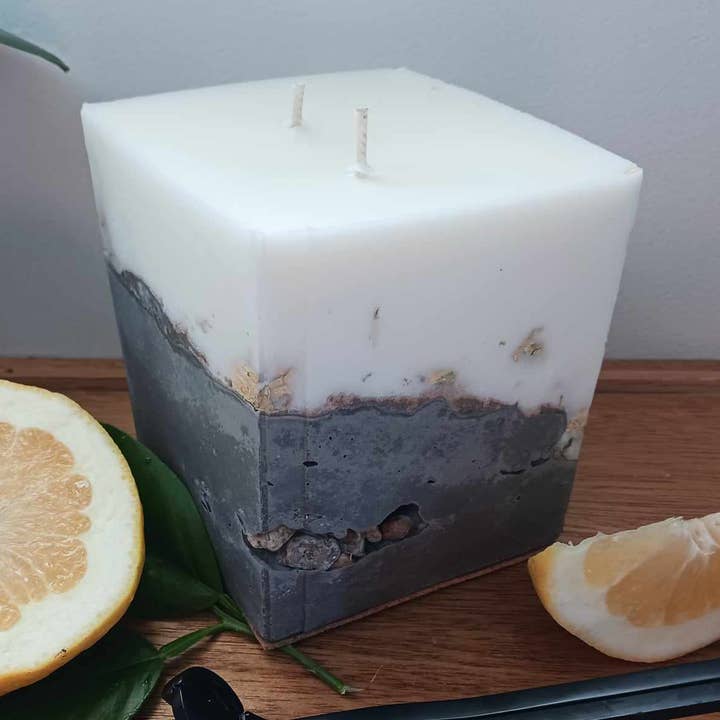 Cire de soja à base de béton, bougie coulée à la main. pour la vente par Casa de Iris Crafts