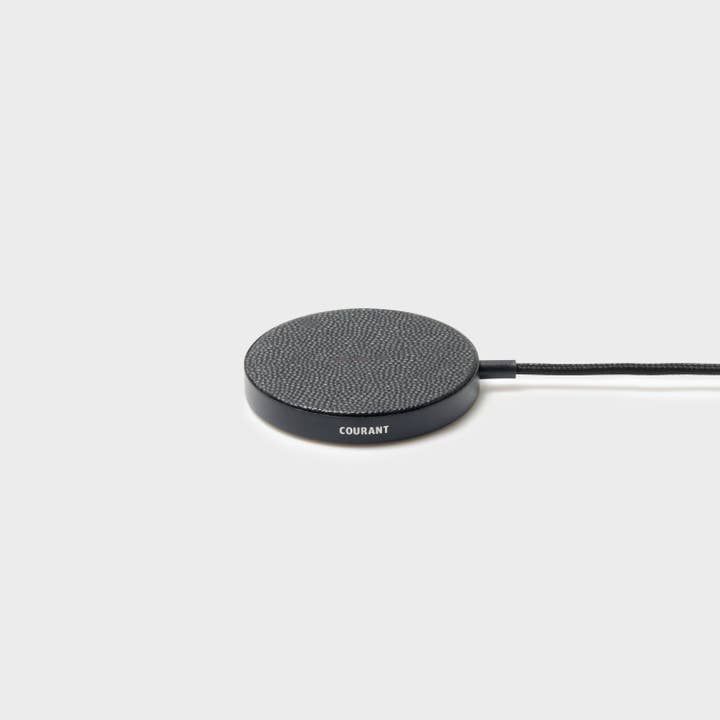 Courant - Wholesale Charging Dock - MAG:1 - Classics Leather Wireless Charger (Magnetic)