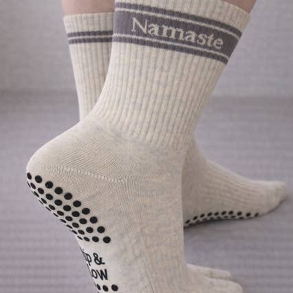 Namaste Pilates-Griffsocke für den Großhandel von Grip & Flow