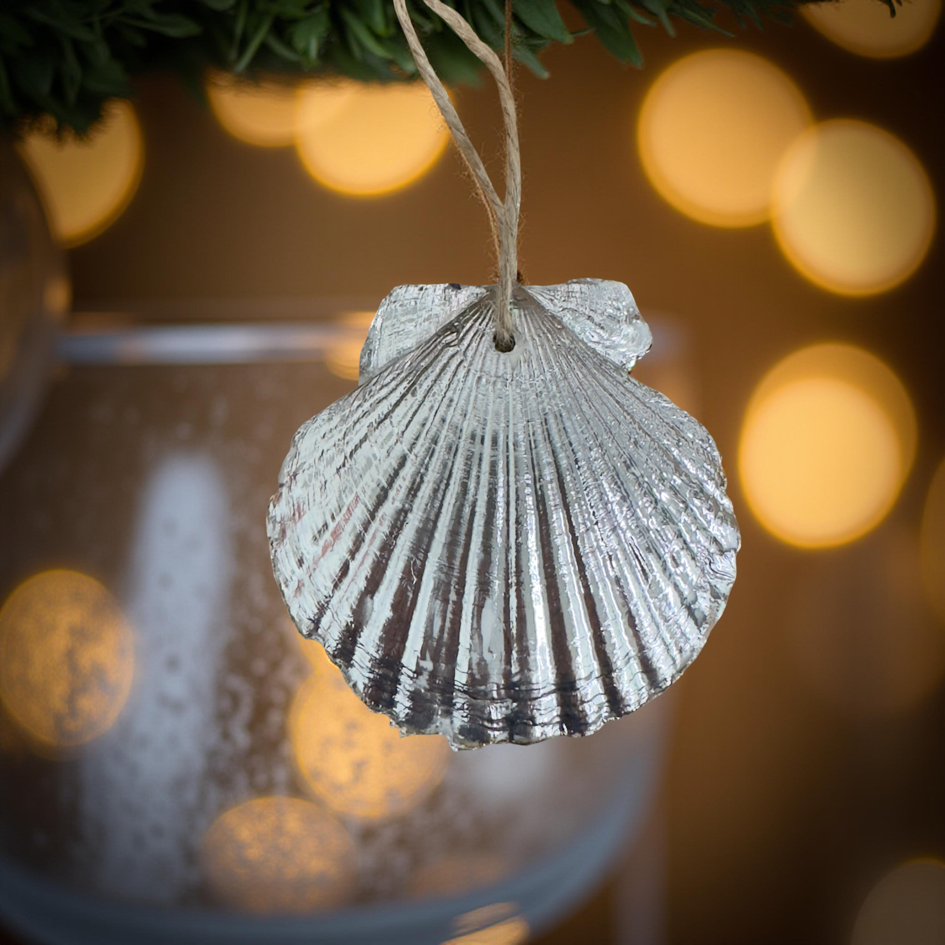 Shell Yeah By Jaks LLC - Wholesale Ornament - Cozy Cabin Scallop Shell Ornament – Gold Rim2
