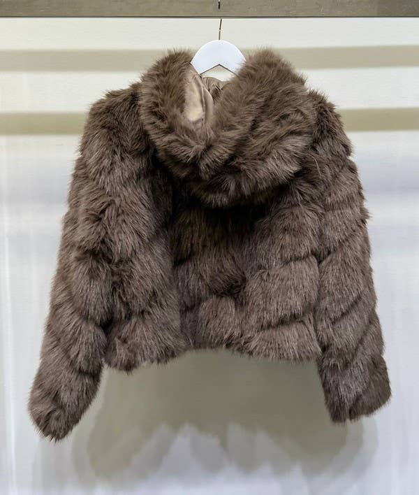 VENTI6 - Vente Veste – femme - Manteau court à capuche en fausse fourrure (VA8030)13