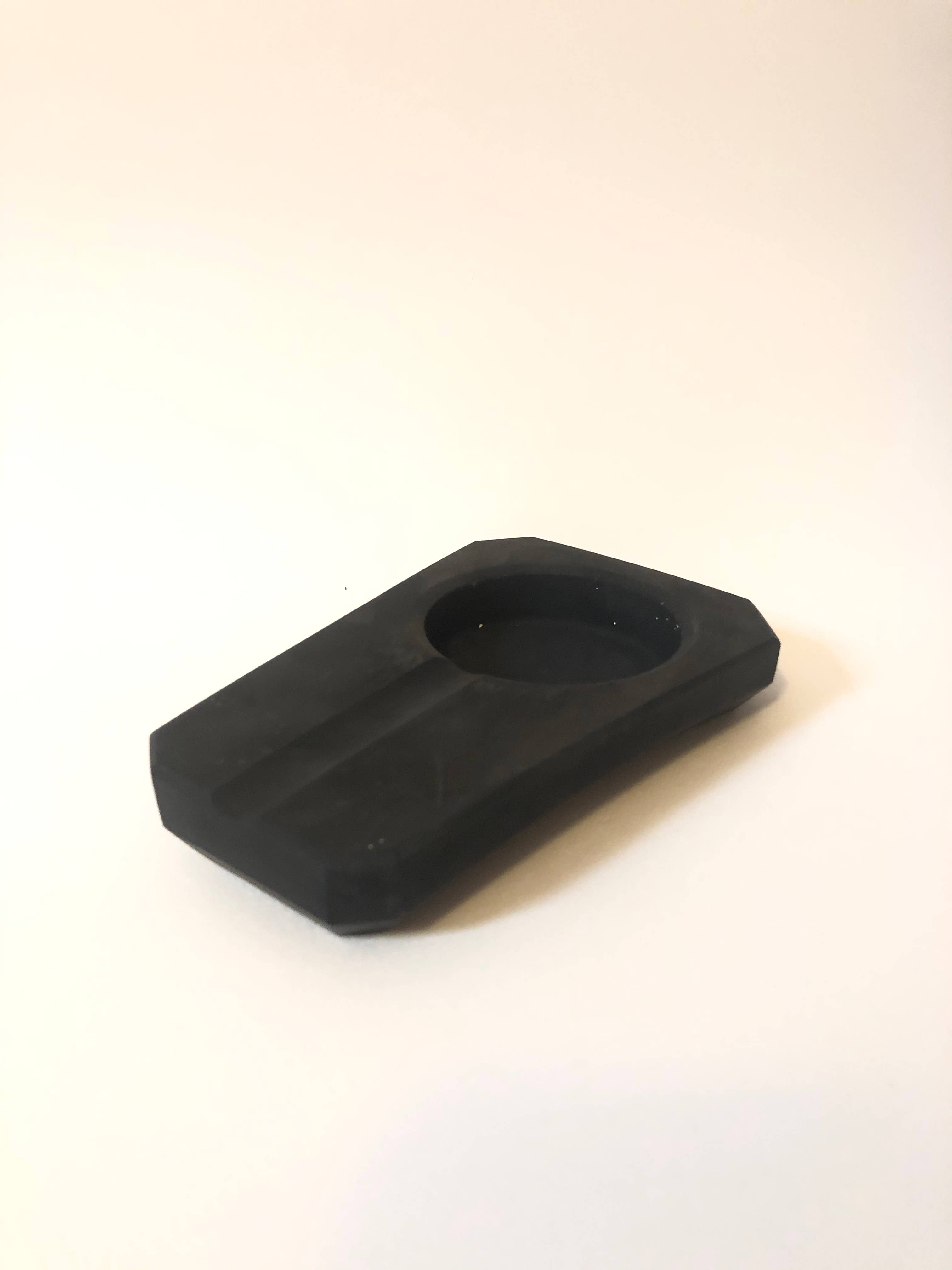 NATURAL BY HAGELSIEB – Großhandel Aschenbecher – Moderner Zigaretten-Aschenbecher aus Beton mit Palo Santo Halter7