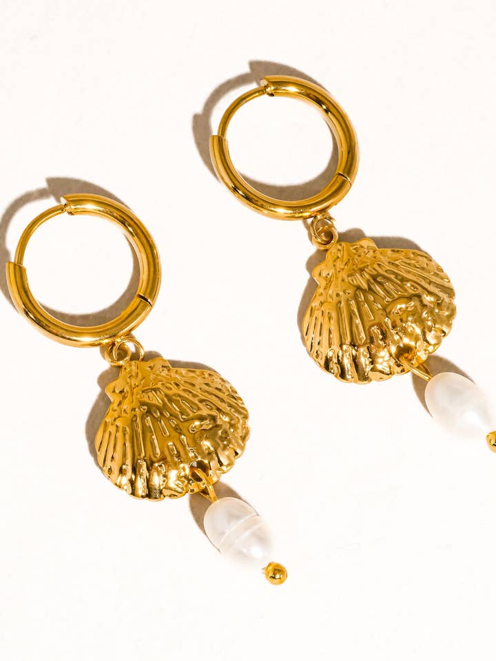 Brinco de Pérola em Concha com Pendente em Ouro 18K Audace Não Desbotável por atacado de Flânerie by MAIQ