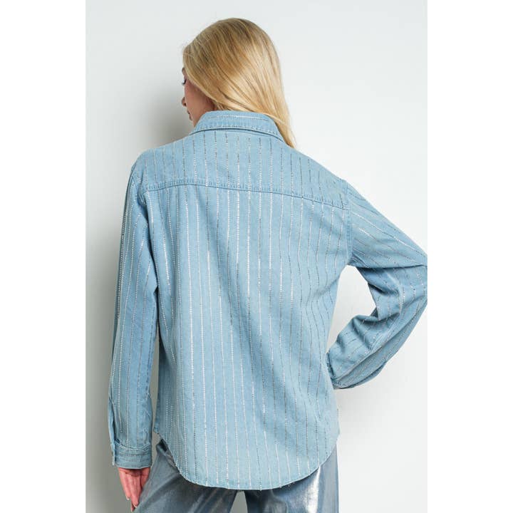 KIWI – Großhandel Hemd mit Button-down-Kragen – Damen – IT3196 Jeanshemd mit Nadelstreifen und Strass