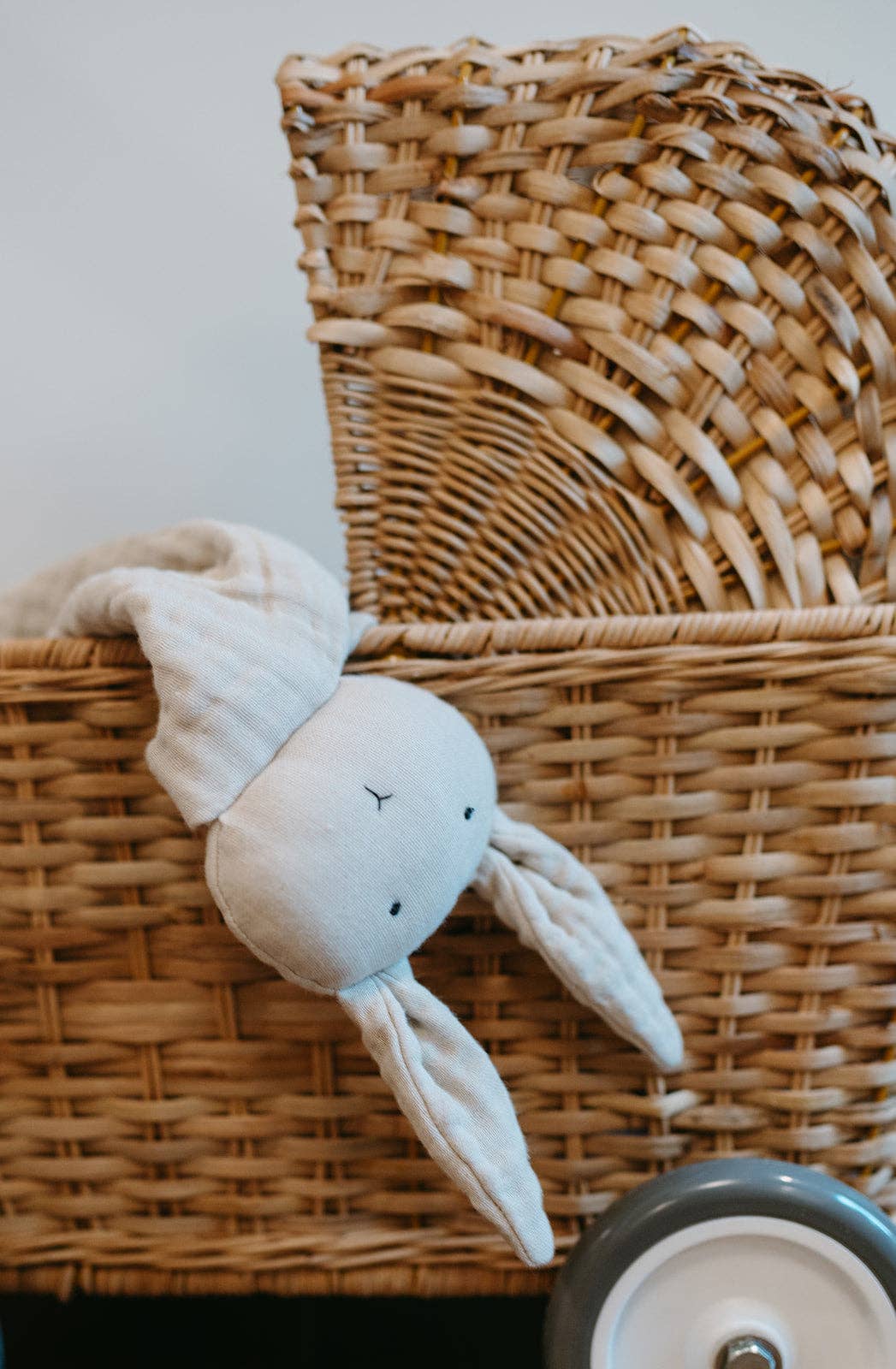 Flowerie - Wholesale Stuffed/Plush Toy - Kids & Baby - Woodrow the Bunny | Cuddle Cloth Lovey3