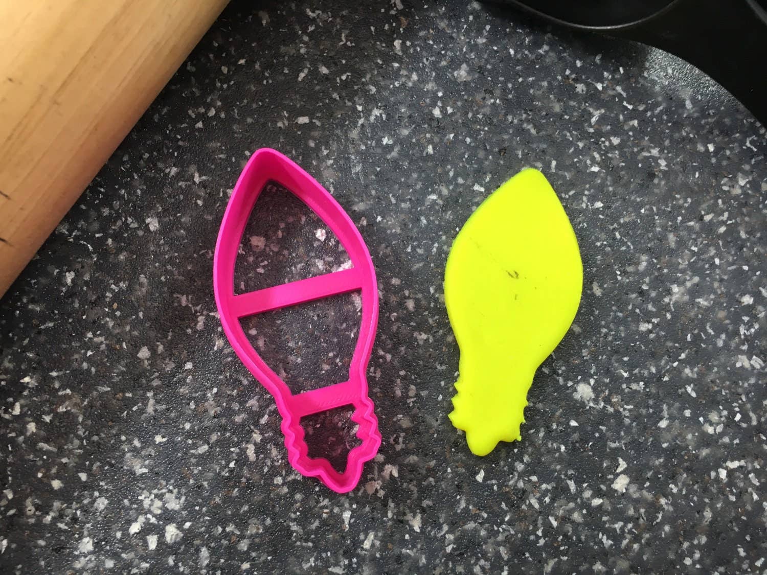 CookieCutterSupply - Wholesale Cookie Cutter - Christmas Bulb Cookie Cutter0