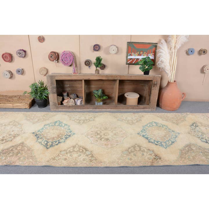 The Loom Wholesale - Wholesale Runner Rug - Vintage Geometric Wool Rug - Beige & Blue3