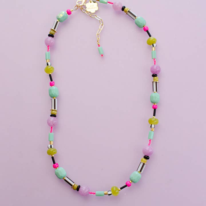 Collier d'amitié en perles fluo pour la vente par Jill Makes