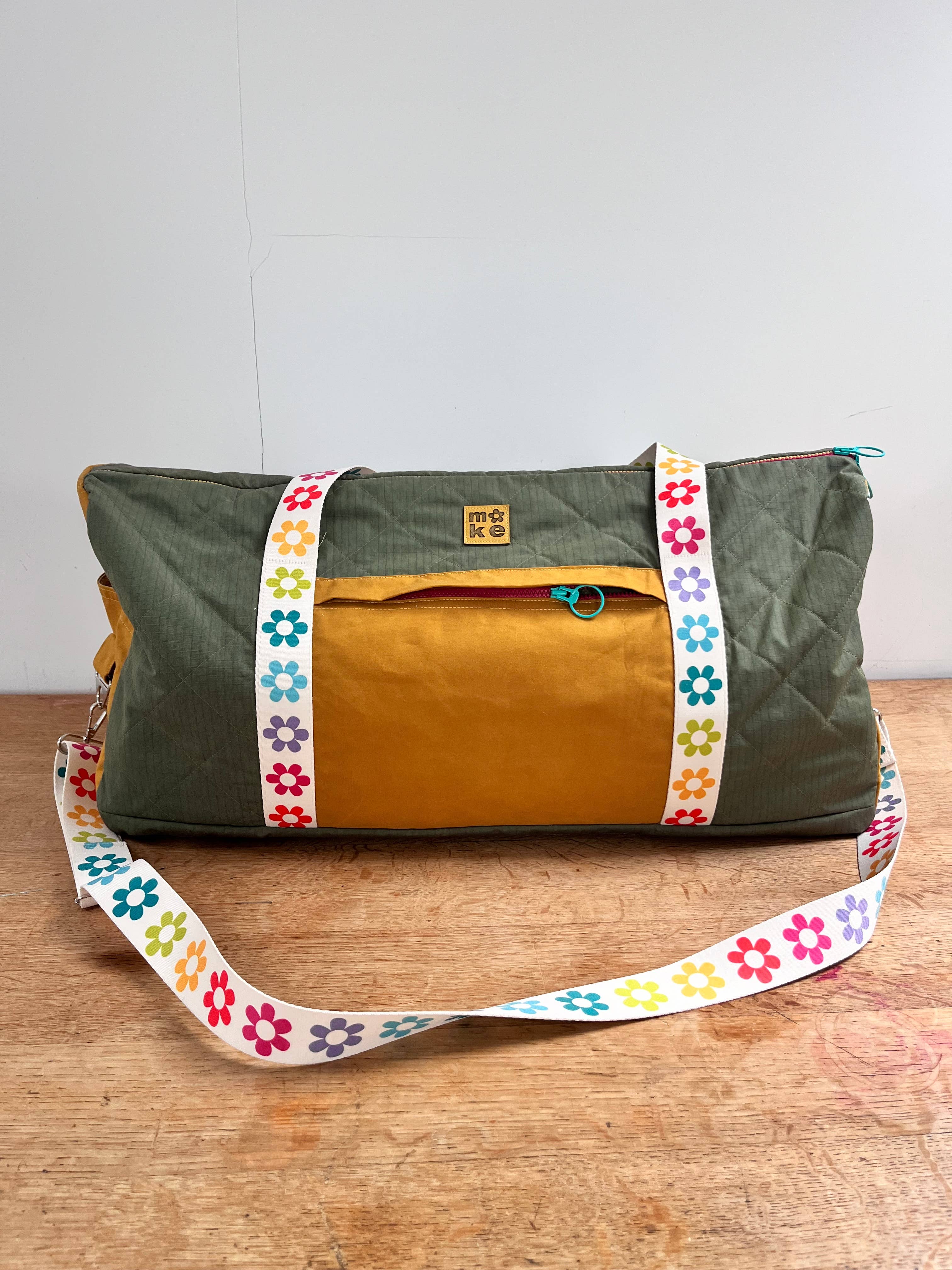 Two Stitches Patterns - Wholesale Craft Supplies - Daisies Webbing Tape - 38mm / 1.5" wide - 15m roll3