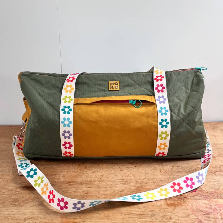 Two Stitches Patterns - Wholesale Craft Supplies - Daisies Webbing Tape - 38mm / 1.5" wide - 15m roll3