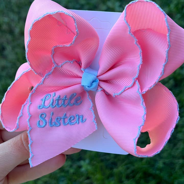 Just For Fun Threads – Großhandel Haarschleife – Kinder – Bestickte Haarschleife Little Sister0