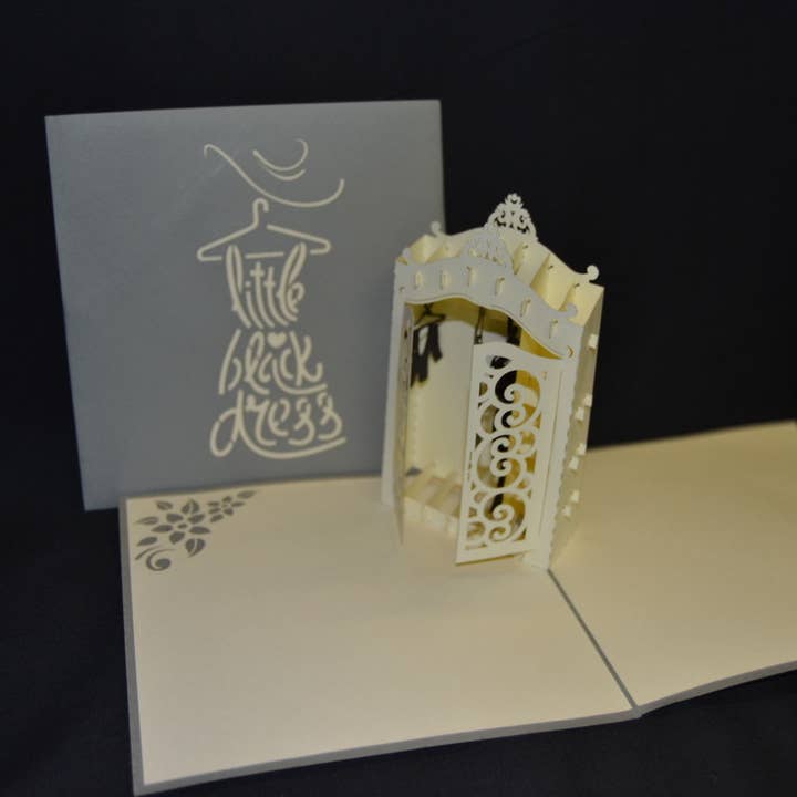 Petite Robe Noire pour la vente par Poppin Cards and Gifts