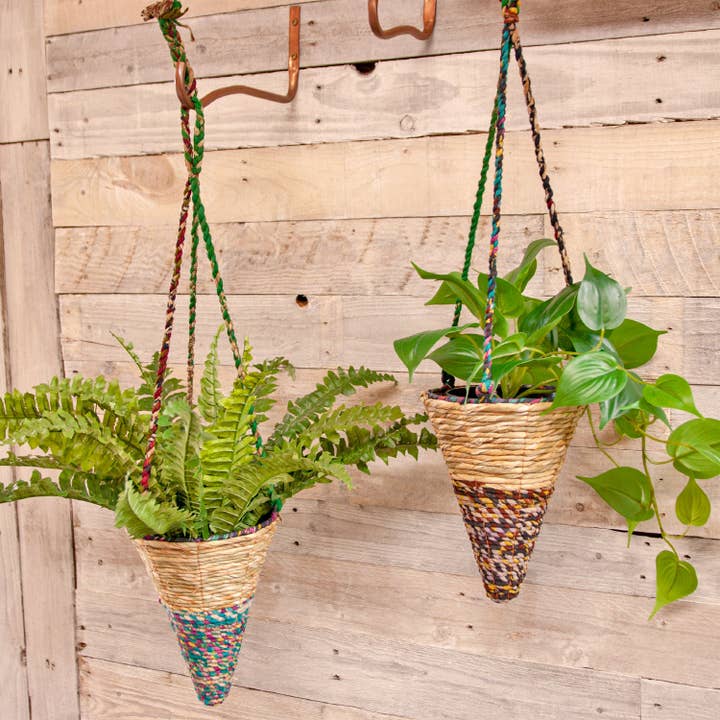 Wildlife World – wholesale Hanging planter – Artisan Hanging Plant Basket - 2 Sizes Available - Conical2
