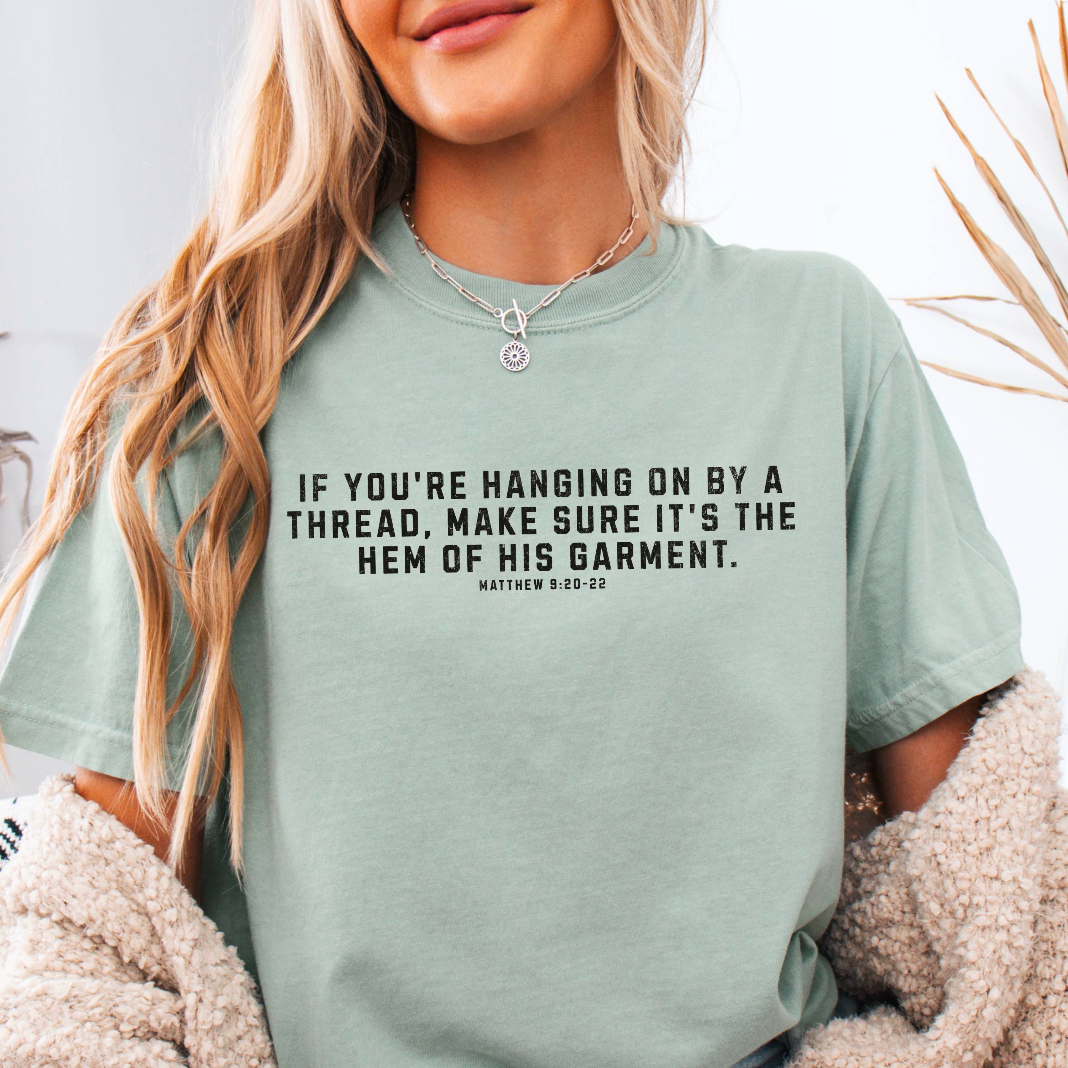 Shoppe SHC - Vente T-shirt à imprimés – femme - Christian Graphic | Ne tenir qu'à un fil | Couleur confort5