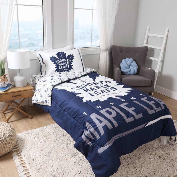 Nemcor Inc. - Wholesale Bedding Set - NHL Toronto Maple Leafs 4-Piece Twin Bedding Set