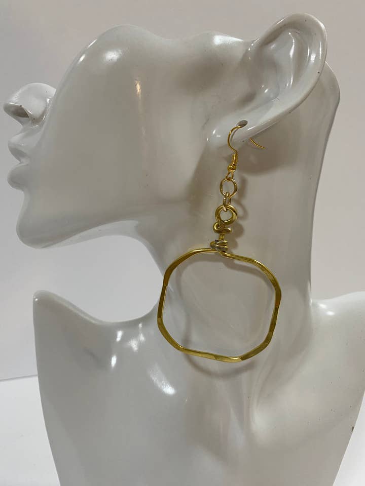 Pendientes aro Wonky para venta al por mayor de Angela Catirina Jones