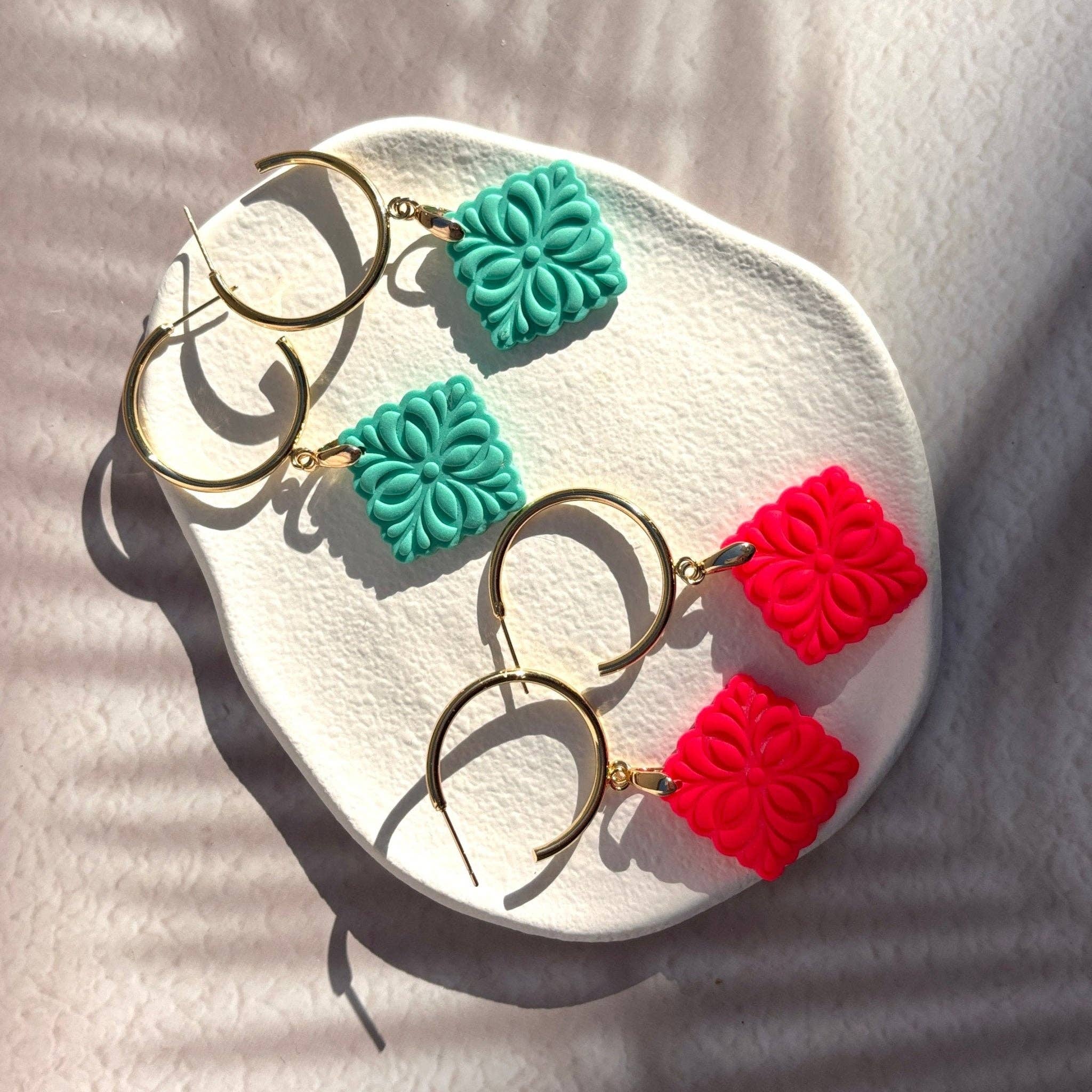 DUESTELLE ITALIA - Wholesale Huggie Earrings - Maiolica - 18k Gold Plated Hoop Earrings0