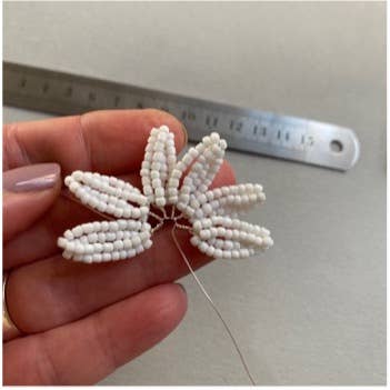 The Beaded Garden - Wholesale DIY Craft Kit - Daisy Beaded Flower Craft Kit -  A creative gift idea.4