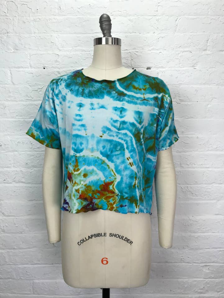 Juni-serien i blomst og vand for engroshandel hos Cloud Candy Clothing