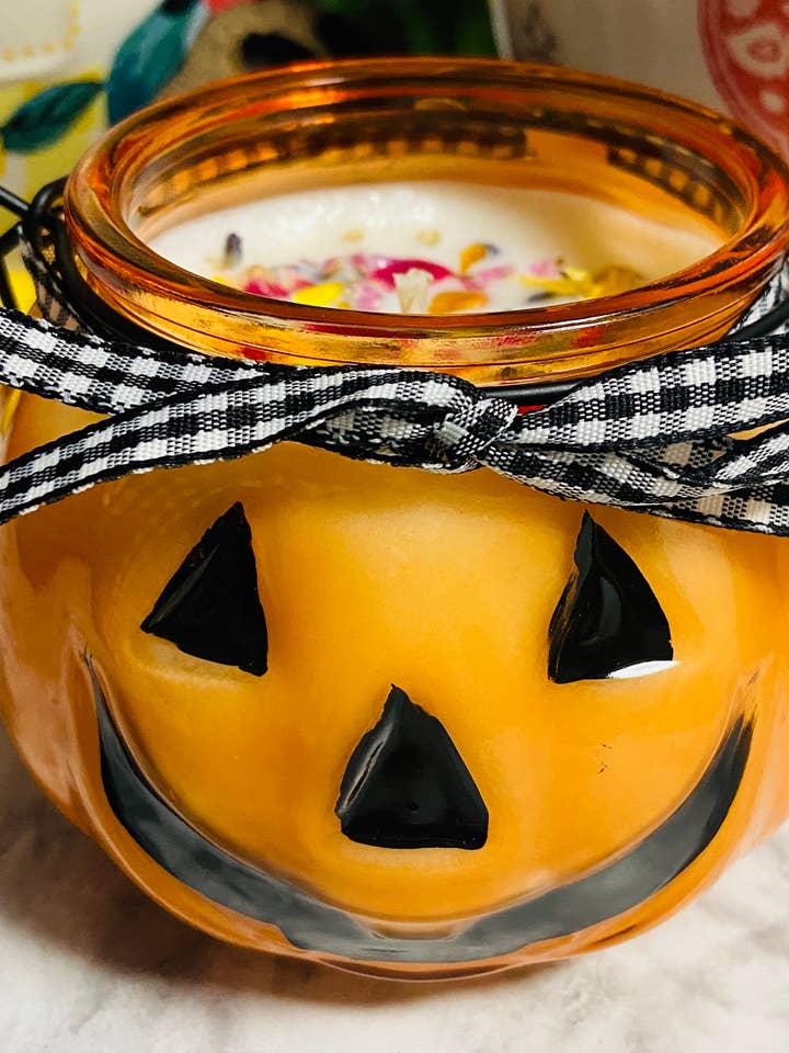 Sourire à la citrouille pour la vente par Up Cycle Candles