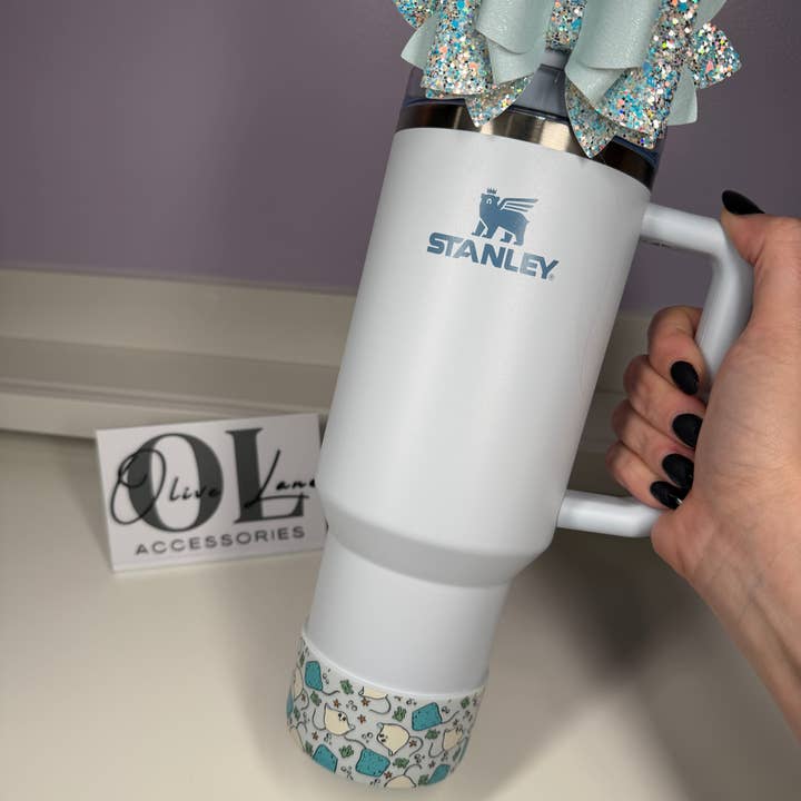 Olive Lane Accessories - Wholesale Insulated Mug/Tumbler - Smiling Stingray - Silicone Tumbler Boot3