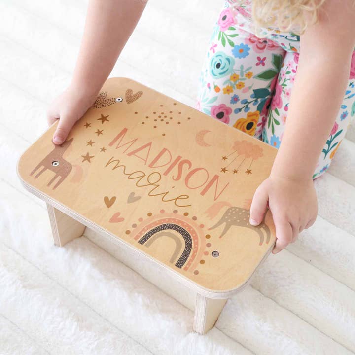 Nestlingo - Wholesale Stool - Kids Personalized Step Stool | Unicorns & Rainbows