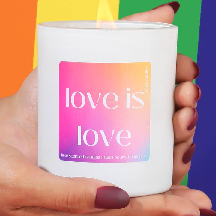 Bougie parfumée Pride Day pour les couples homosexuels pour la vente par SOSA Candles