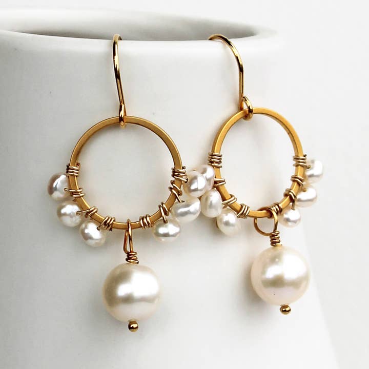 Laura Stark Designs – Engroshandel Hængeøreringe og creoløreringe – Enkle cirkelperleøreringe | Perlesmykker0