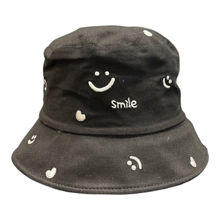 Bob léger réversible avec sourire pour la vente par Shoc Joc Apparels Ltd