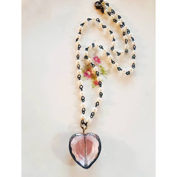Vintage Bliss - Wholesale Pendant/Charm Necklace - Soldered Pink Mini Glass Heart Pearl Chain Necklace 1
