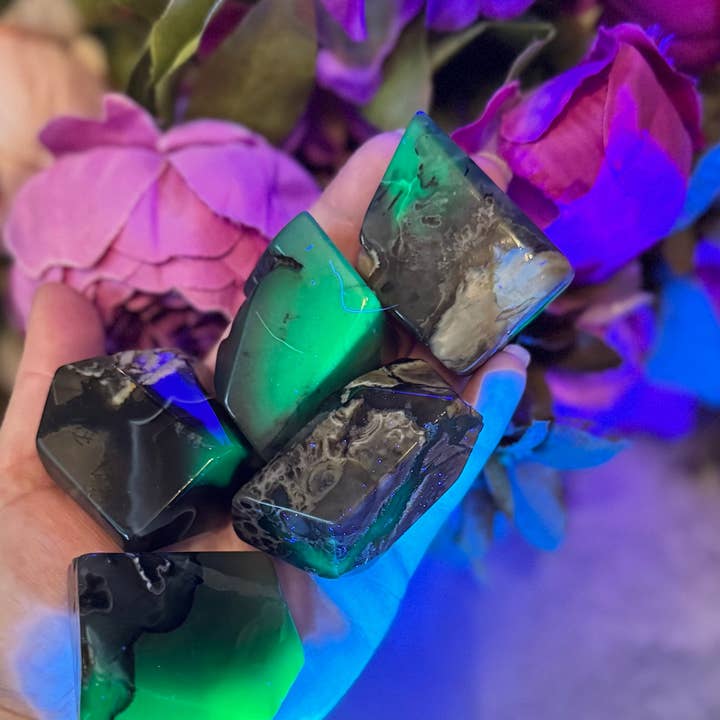 Volcano Agate Tumbled Freecubes, UV Green Fluorescent Minerals for wholesale by Mandala Gems