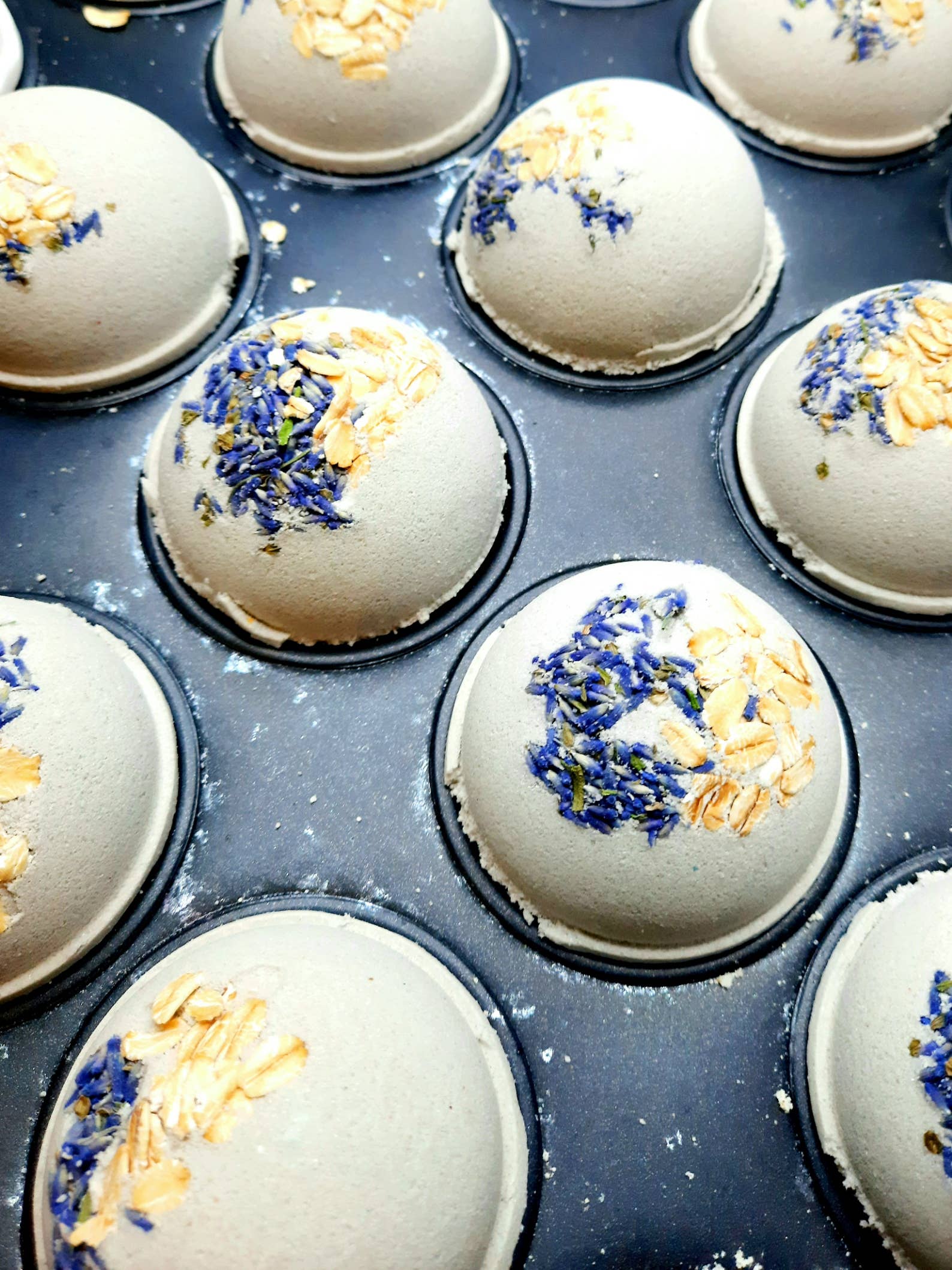 Mainprize Soap and Lotion Supply - Wholesale Bath Bomb/Fizz - Lavender Oatmeal moisturizing bath bomb0