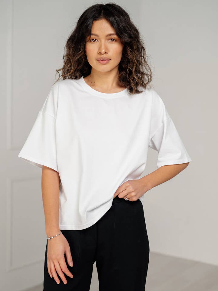 Azuri Fashion Group - Wholesale T-Shirt - Women's - White oversize t-shirt4