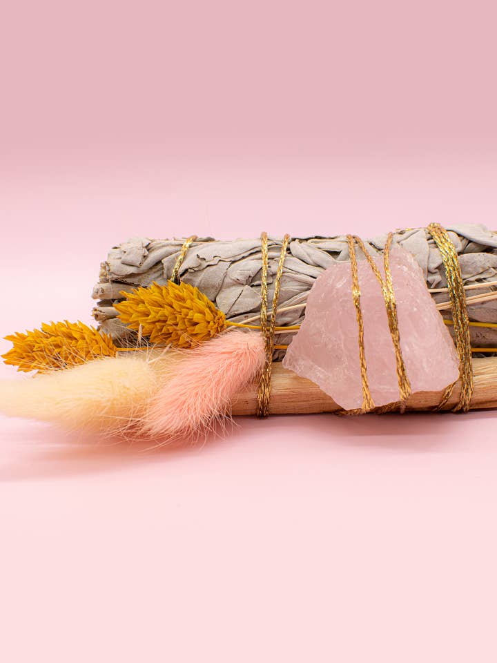 Power Smudging-bundel - Quartz + Palo Santo + Sage voor wholesale door Pinky Mimosa