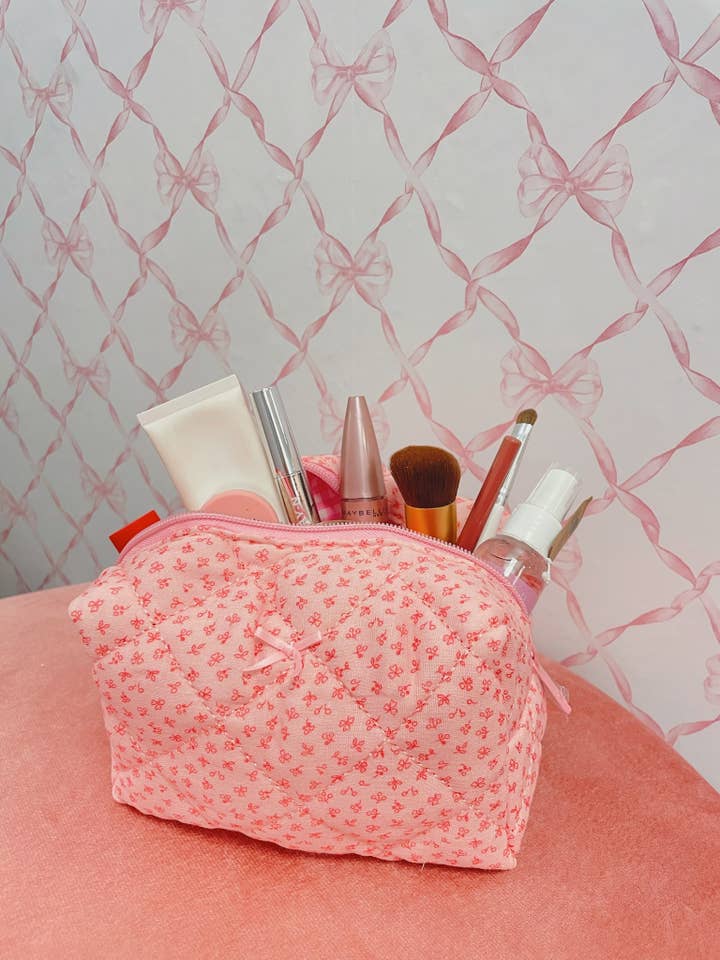 Pink Makeup bag w/flowers for wholesale by Happy Hour