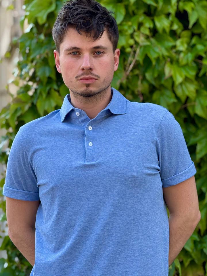 POLO ALGODÃO AZUL CLARO por atacado de MONSIEUR MIMOSA