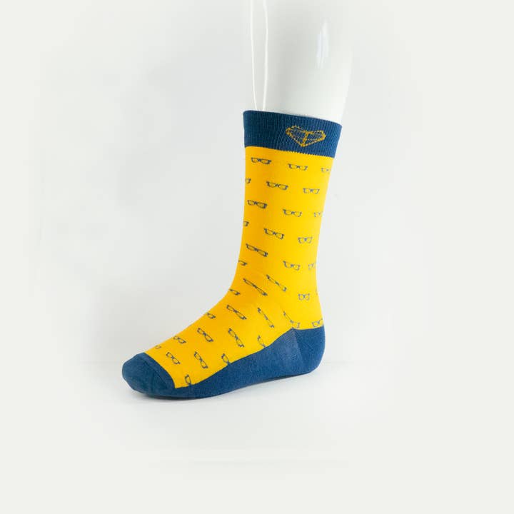 Chaussettes pour hommes, motifs de lunettes de soleil jaunes et bleues pour la vente par Fern House Collective