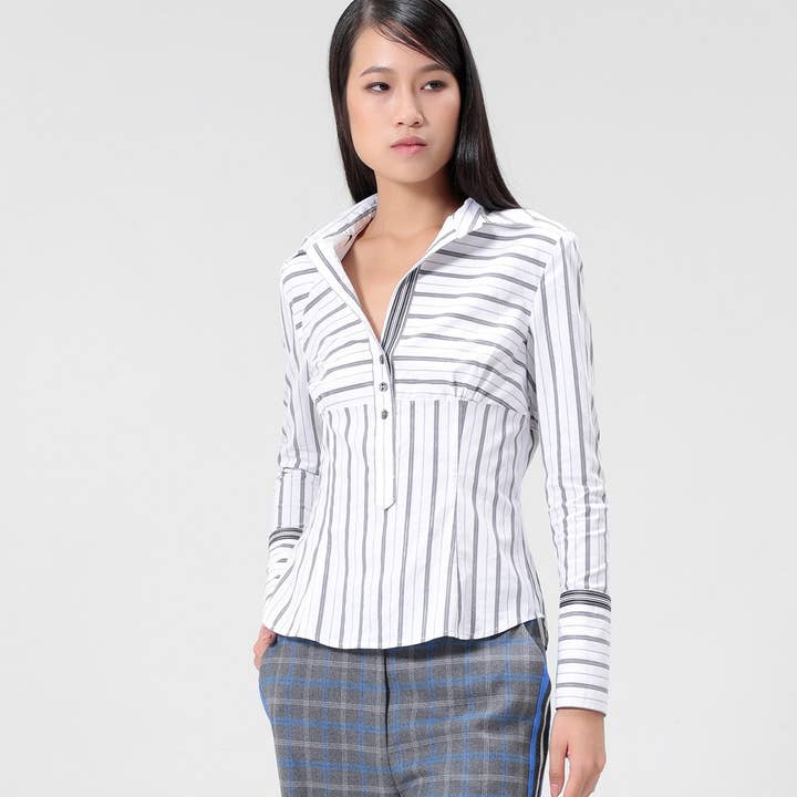Stribet monteret skjorte for engroshandel hos Smart and Joy
