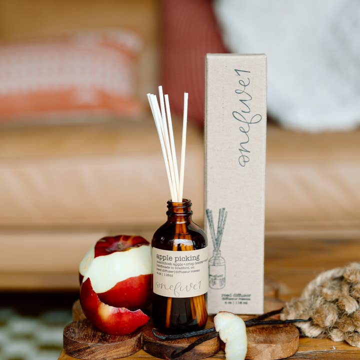 apple picking | REED DIFFUSER FALL for wholesale by onefive1