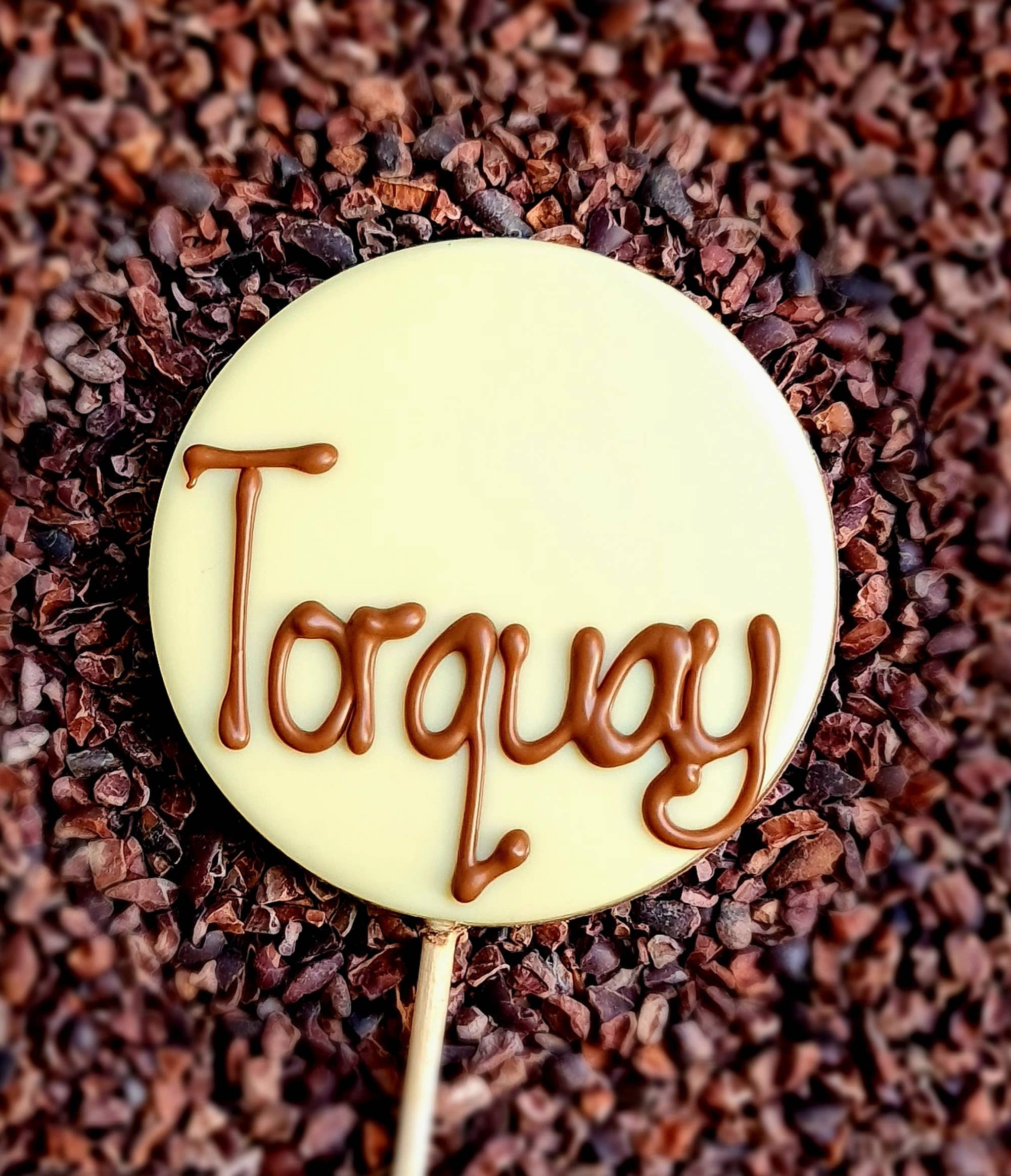 Cwtsh Chocolate - Wholesale Lollipop - Personalised chocolate lollipop7